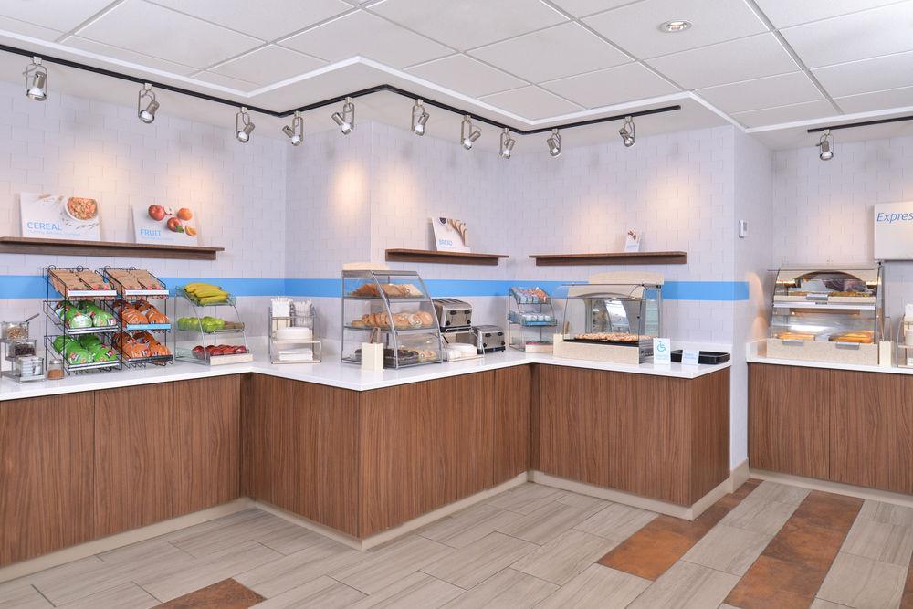 Holiday Inn Express & Suites Buffalo Downtown By Ihg Экстерьер фото