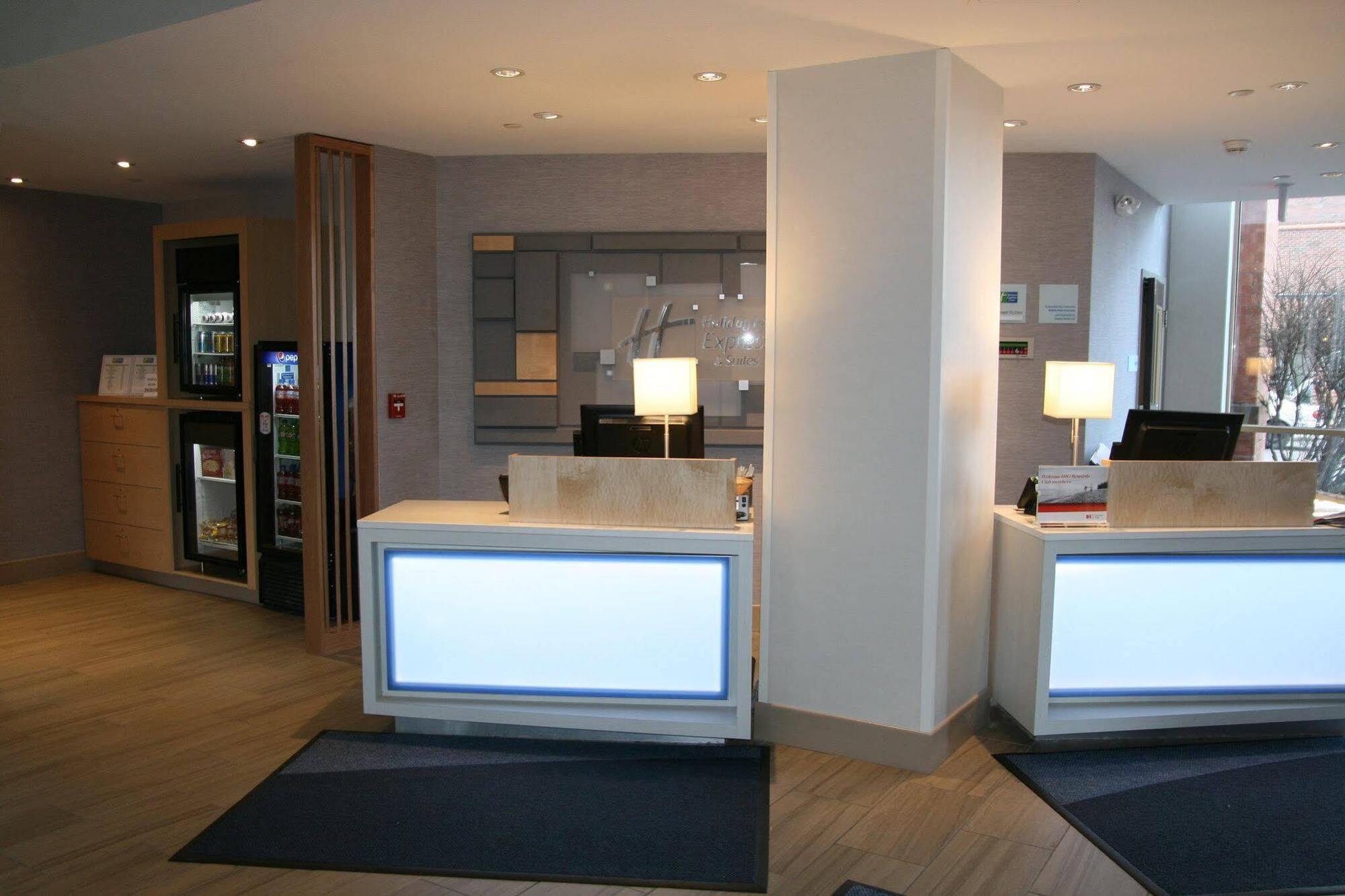 Holiday Inn Express & Suites Buffalo Downtown By Ihg Экстерьер фото